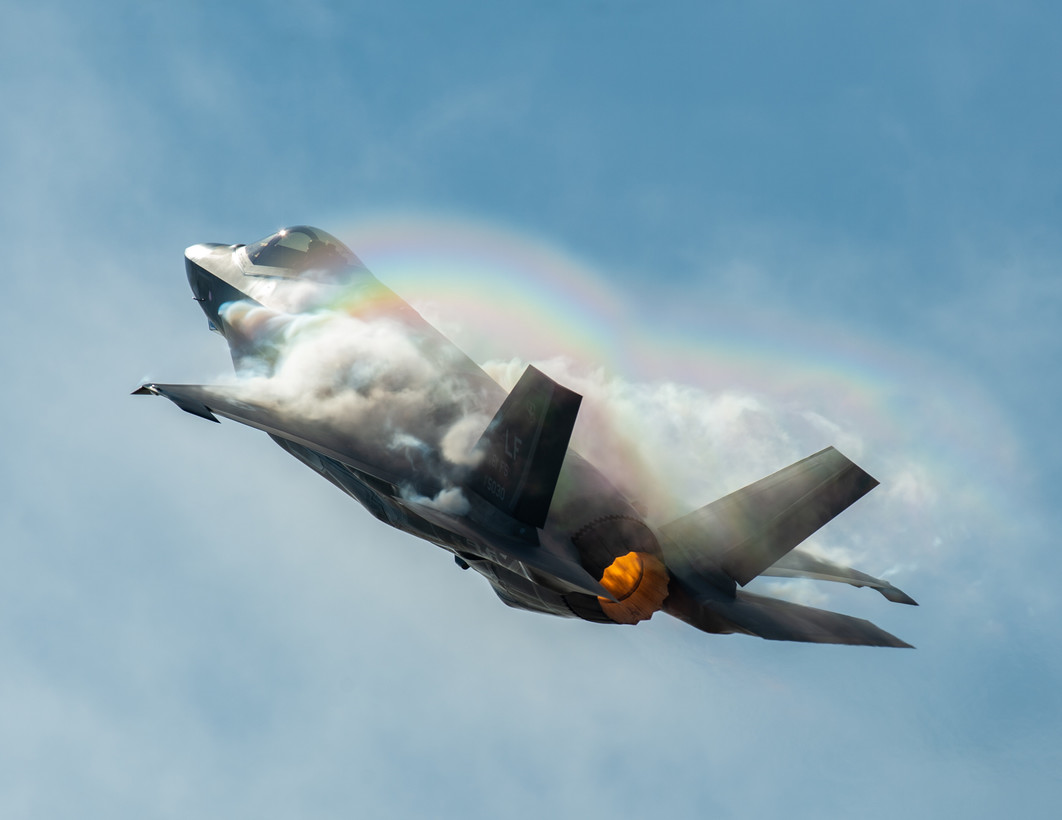 F22 with afterburners on