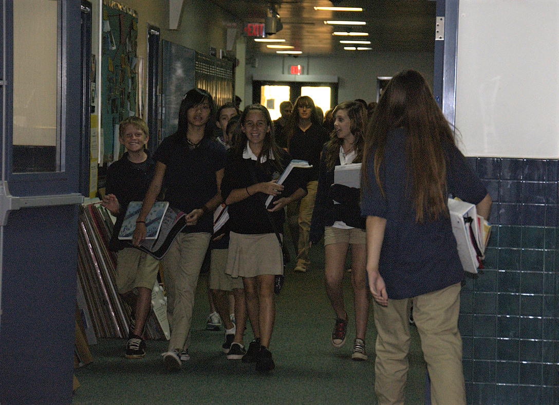 kids walking in the hallway at school