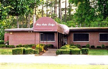 Pine Oaks Lodge building