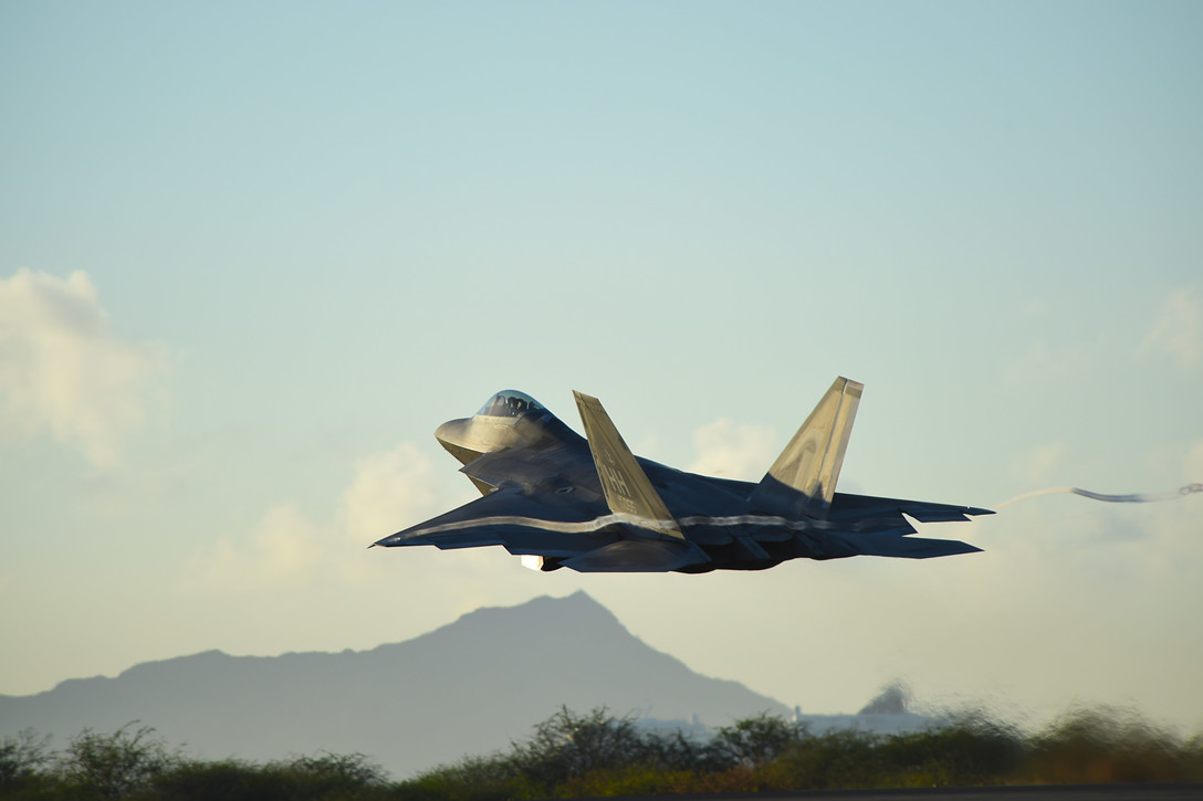 F22 on takeoff