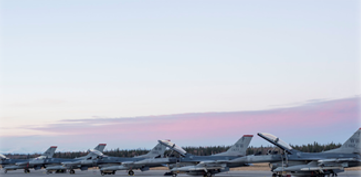 F16s on the flight line