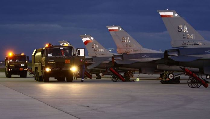 F16s on the ramp