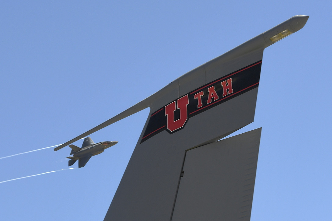 Aircraft tail that says "UTAH"