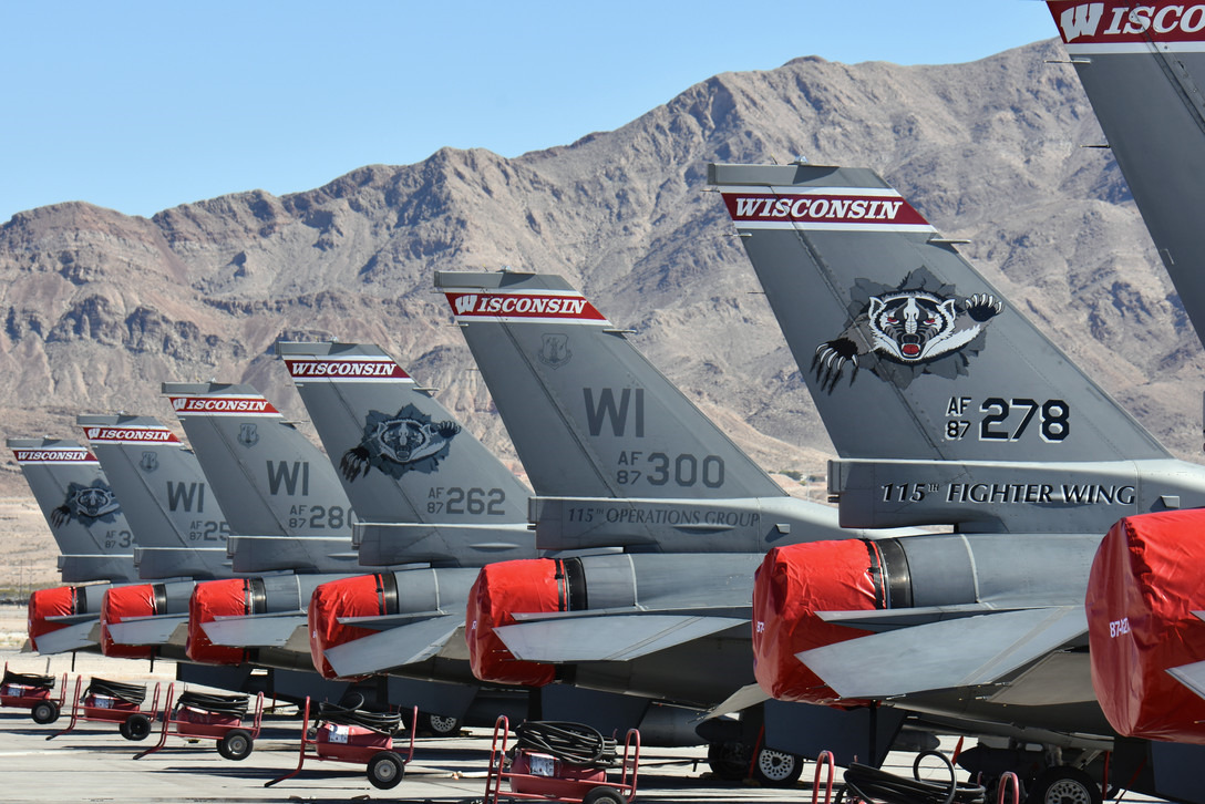 Wisconsin 115th Fighter Wing F16s lined up